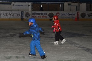 Korcsolyaoktatás 1. osztályosoknak